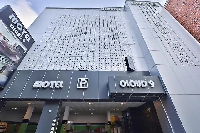 Munhyeon-dong Cloud Nine Motel *